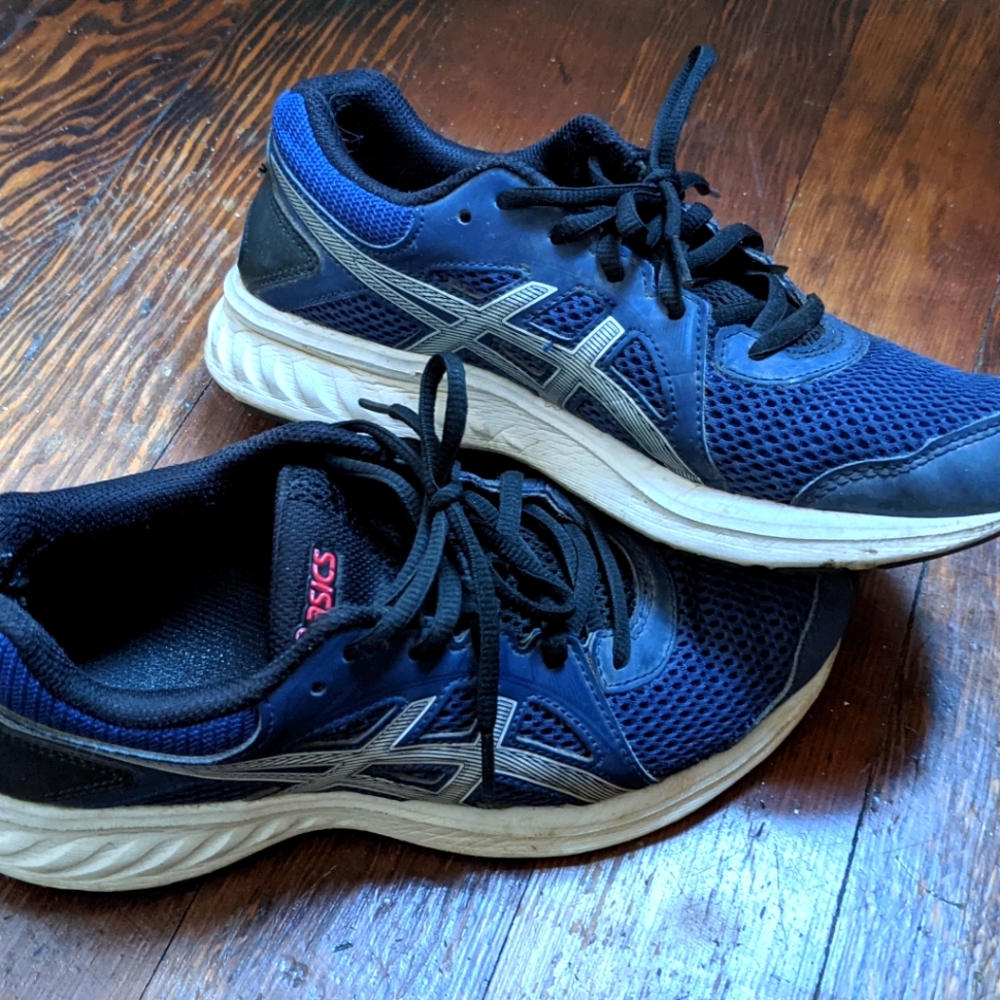 Running shoes Asics